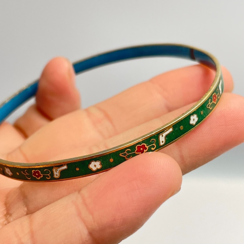 Vintage 80s Green Floral Enamel Bangle Bracelet Gold Tone Boho Fashion Jewelry